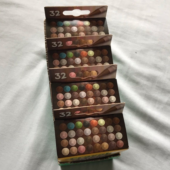 12 boxes - Crayola Colors of the World - Picture 6 of 7